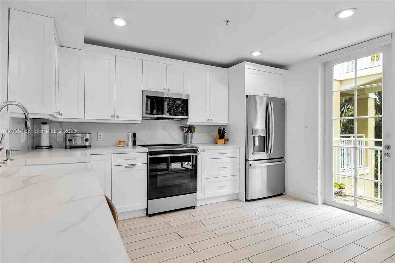 7620 Sw 102nd St #121 - Photo 4 of 18
