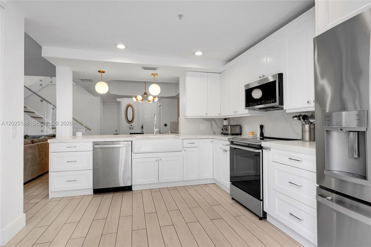 7620 Sw 102nd St #121 - Photo 5 of 18