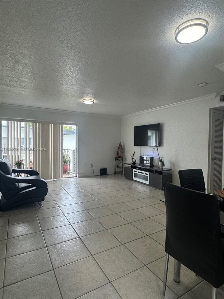 7235 Sw 94th Pl #J6 - Photo 3 of 13