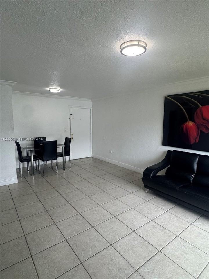 7235 Sw 94th Pl #J6 - Photo 4 of 13