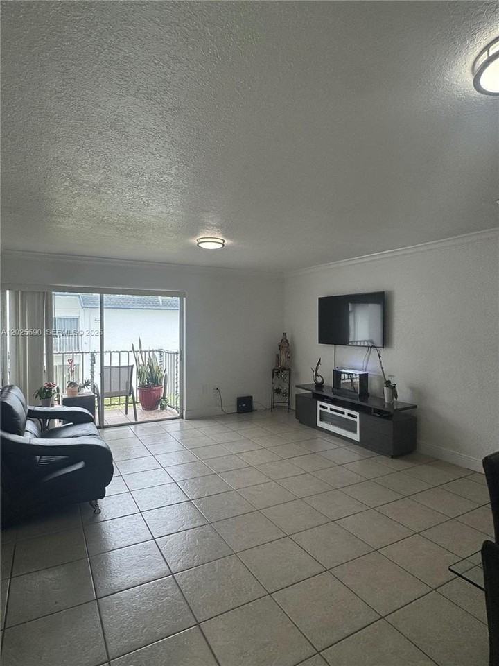 7235 Sw 94th Pl #J6 - Photo 7 of 13