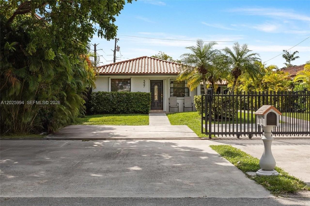 337 Grand Canal Dr #0 - Photo 4 of 18