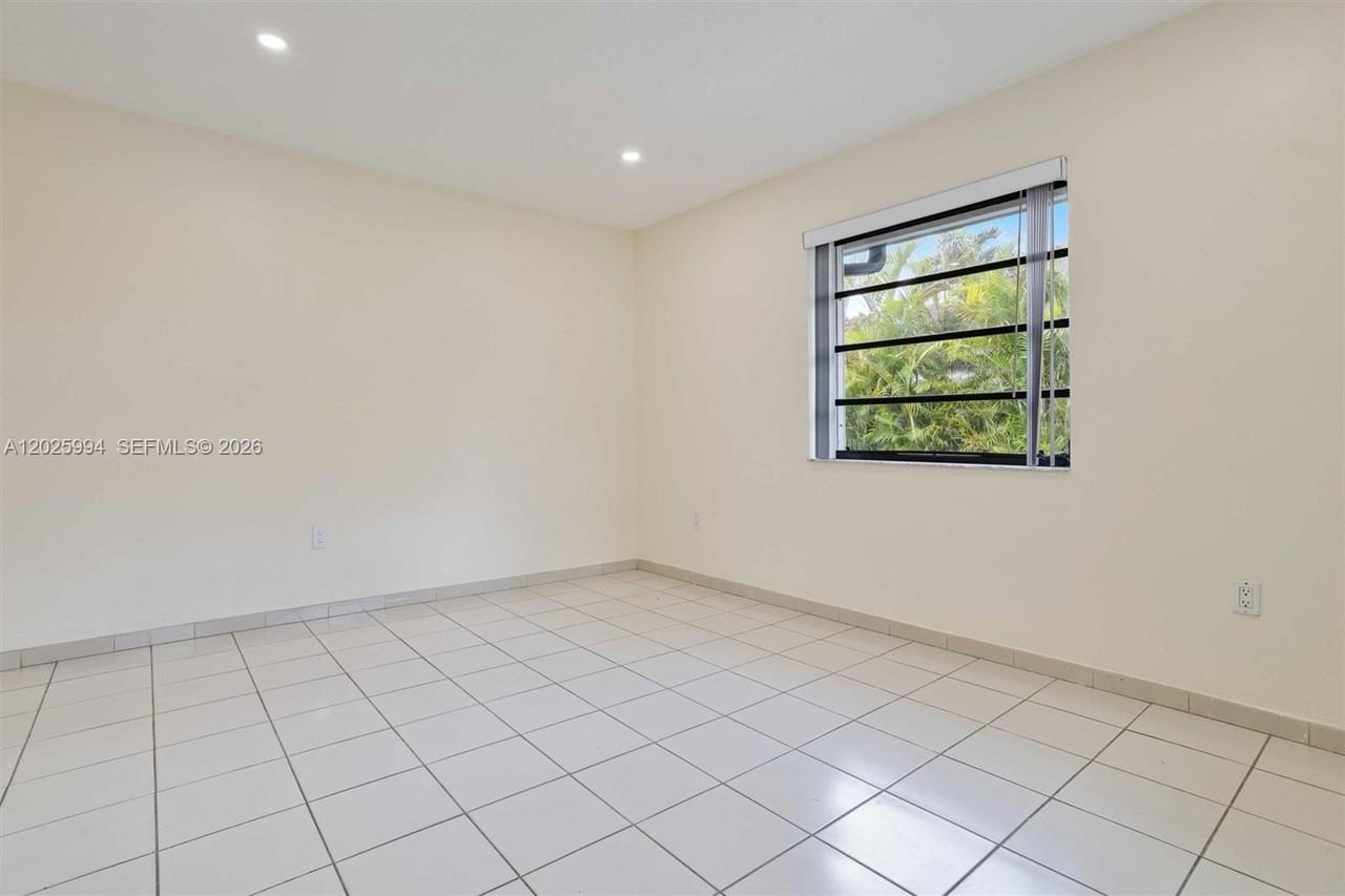 337 Grand Canal Dr #0 - Photo 7 of 18