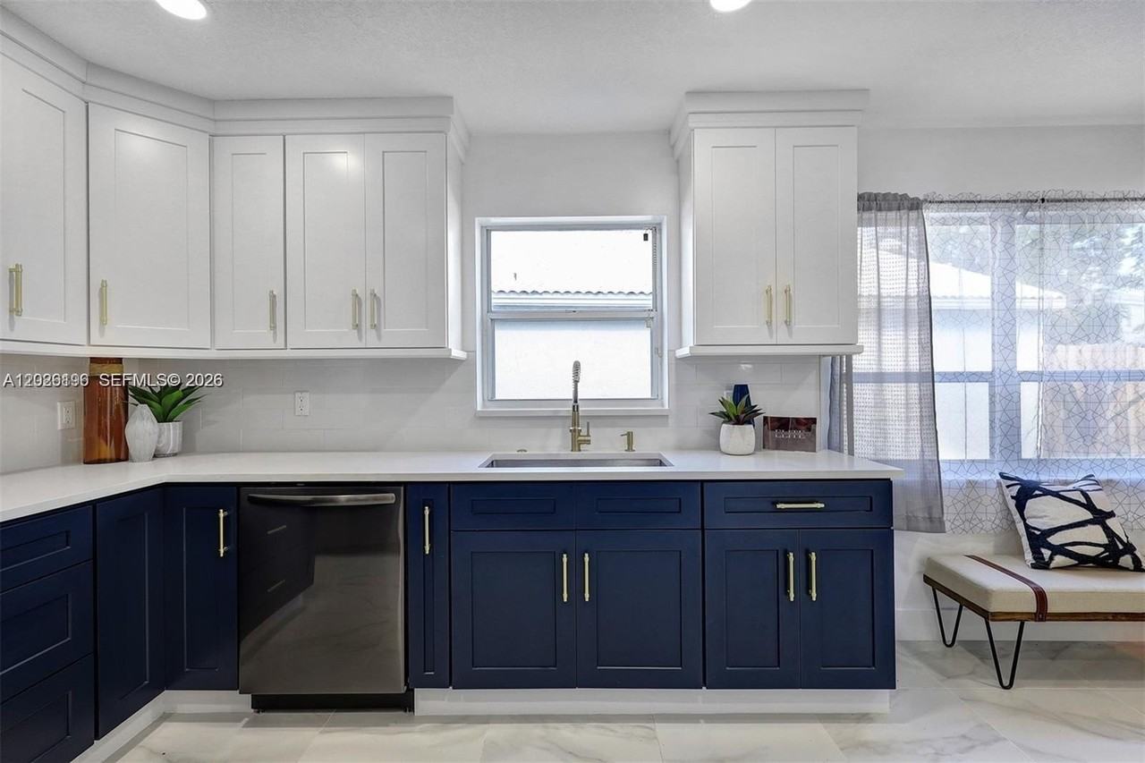 104 Wedgewood Lks S - Photo 2 of 13