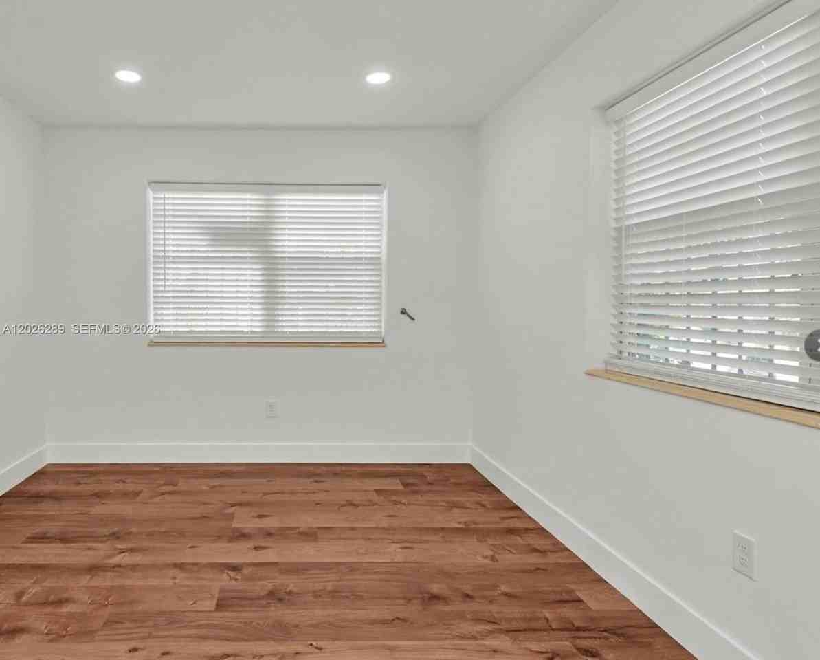 4200 Ne 1st Ave - Photo 5 of 11