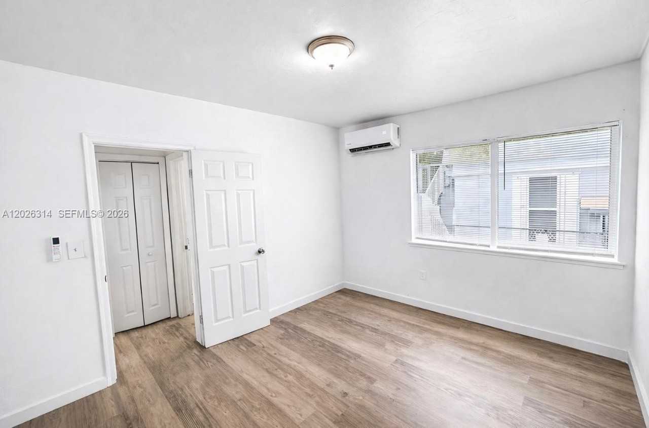 7600 Dickens Ave #2 - Photo 5 of 6