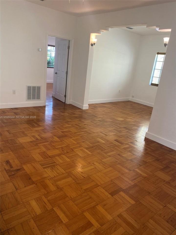 2921 Sheridan Ave #3 - Photo 2 of 37