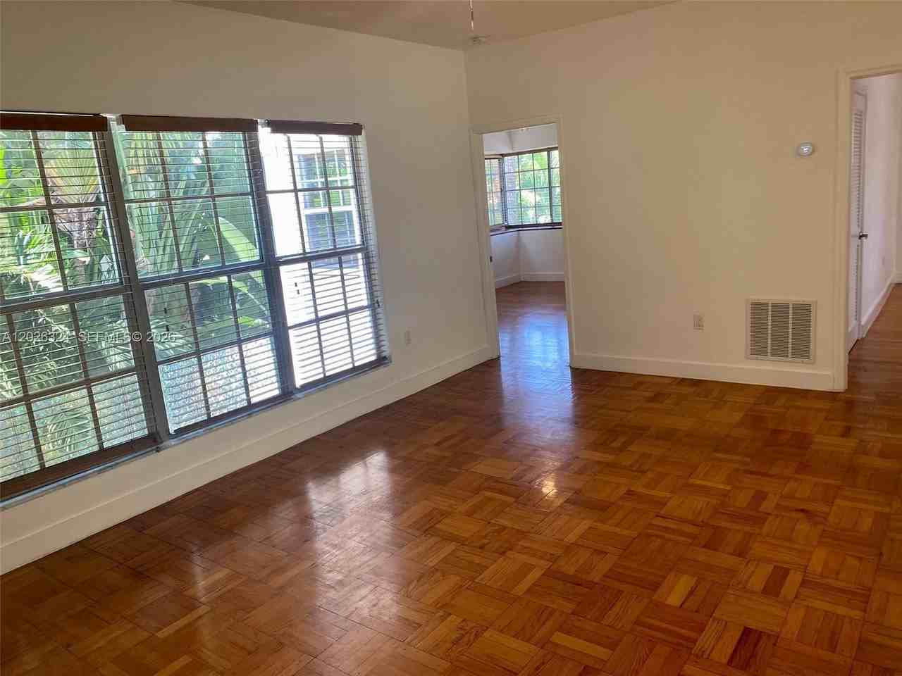2921 Sheridan Ave #3 - Photo 5 of 37