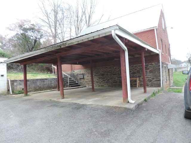 126 Weaver St - Photo 3 of 13