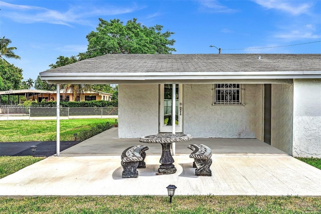20622 Nw 23rd Ct - Photo 3 of 28