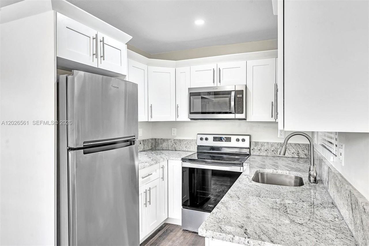 20622 Nw 23rd Ct - Photo 5 of 28