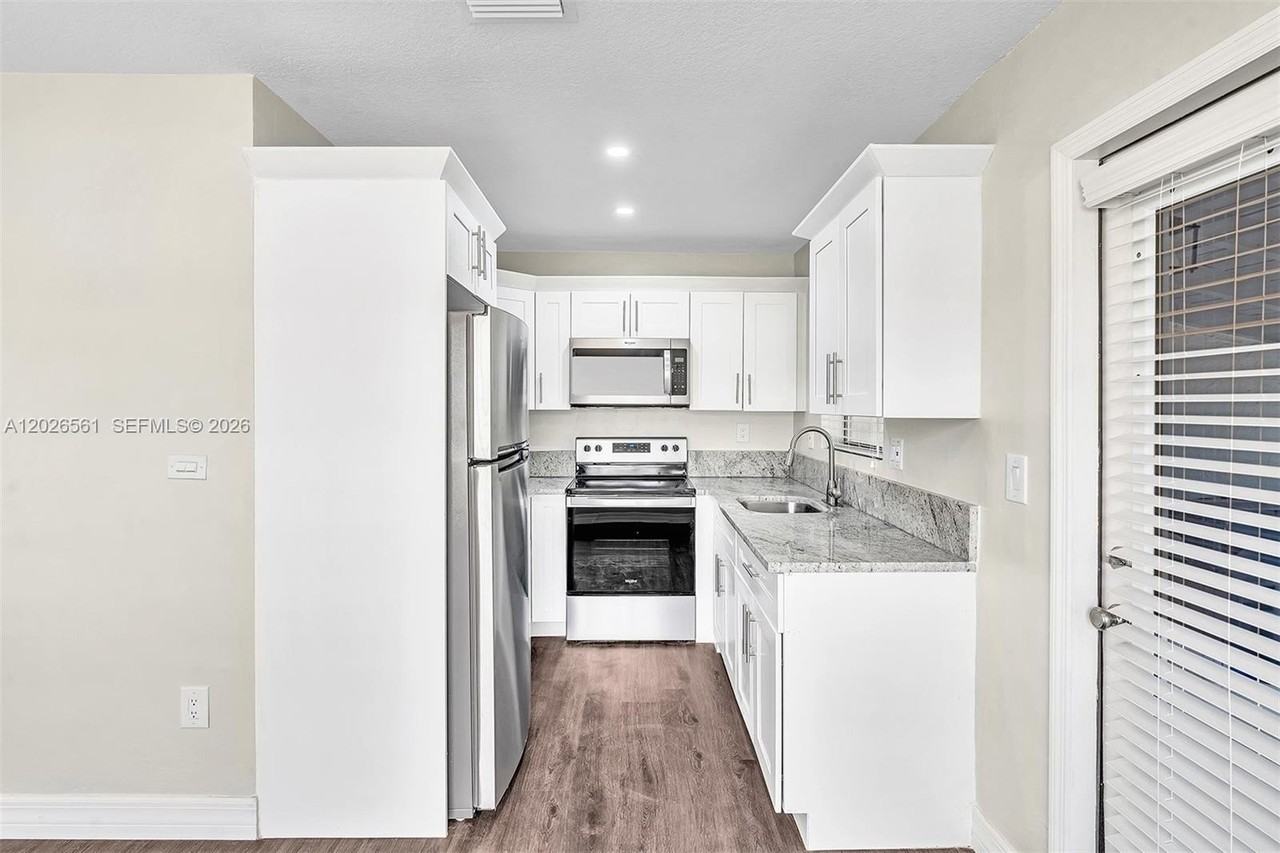 20622 Nw 23rd Ct - Photo 6 of 28
