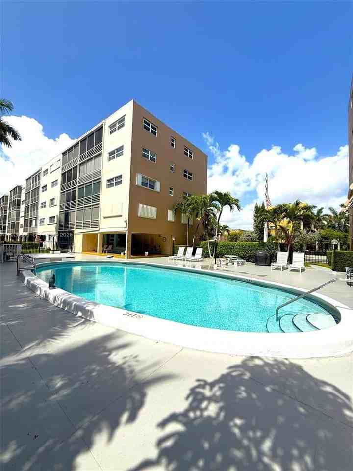 300 Ne 14th Ave #307