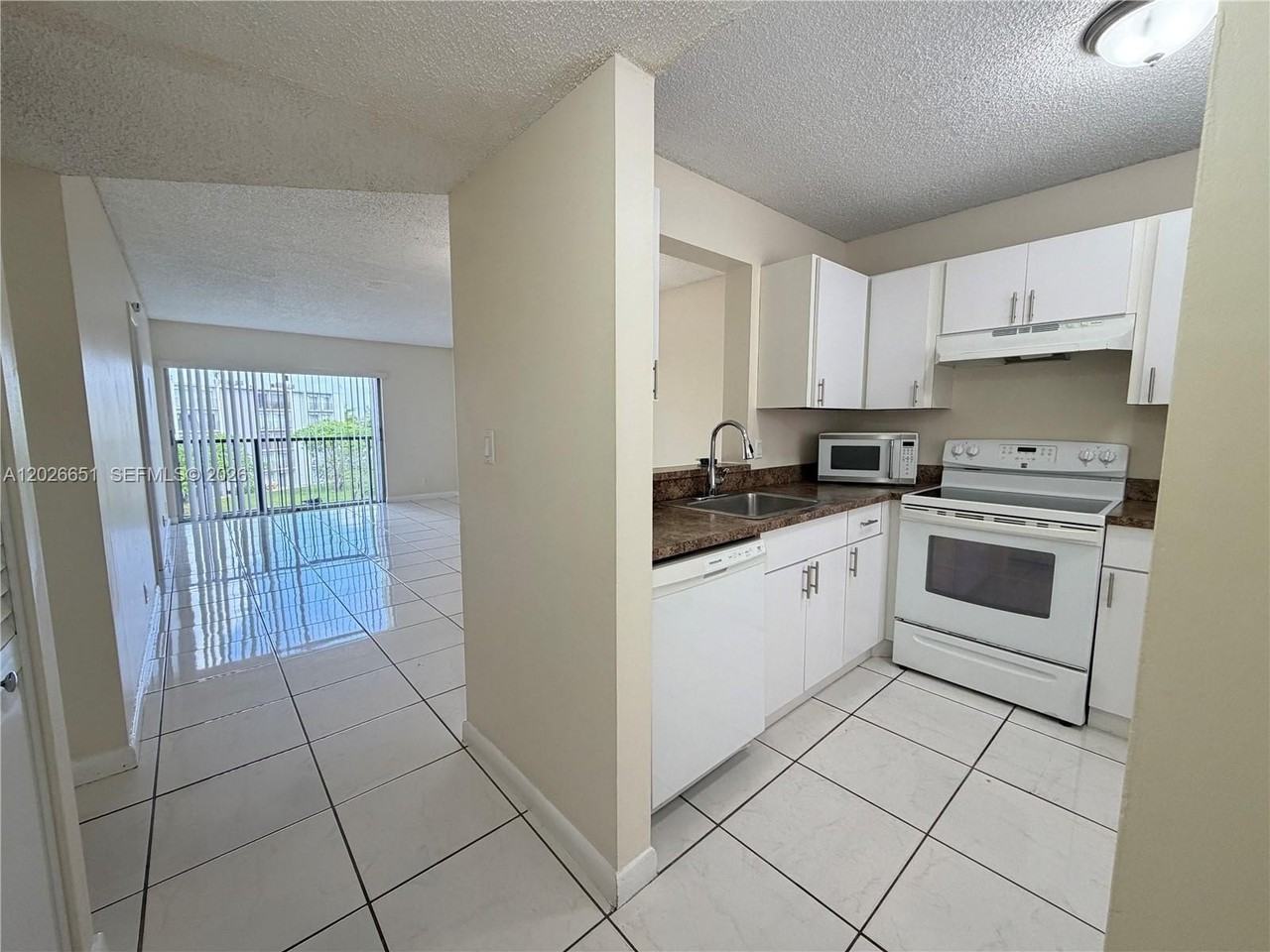 8610 N Sherman Cir #407 - Photo 4 of 23