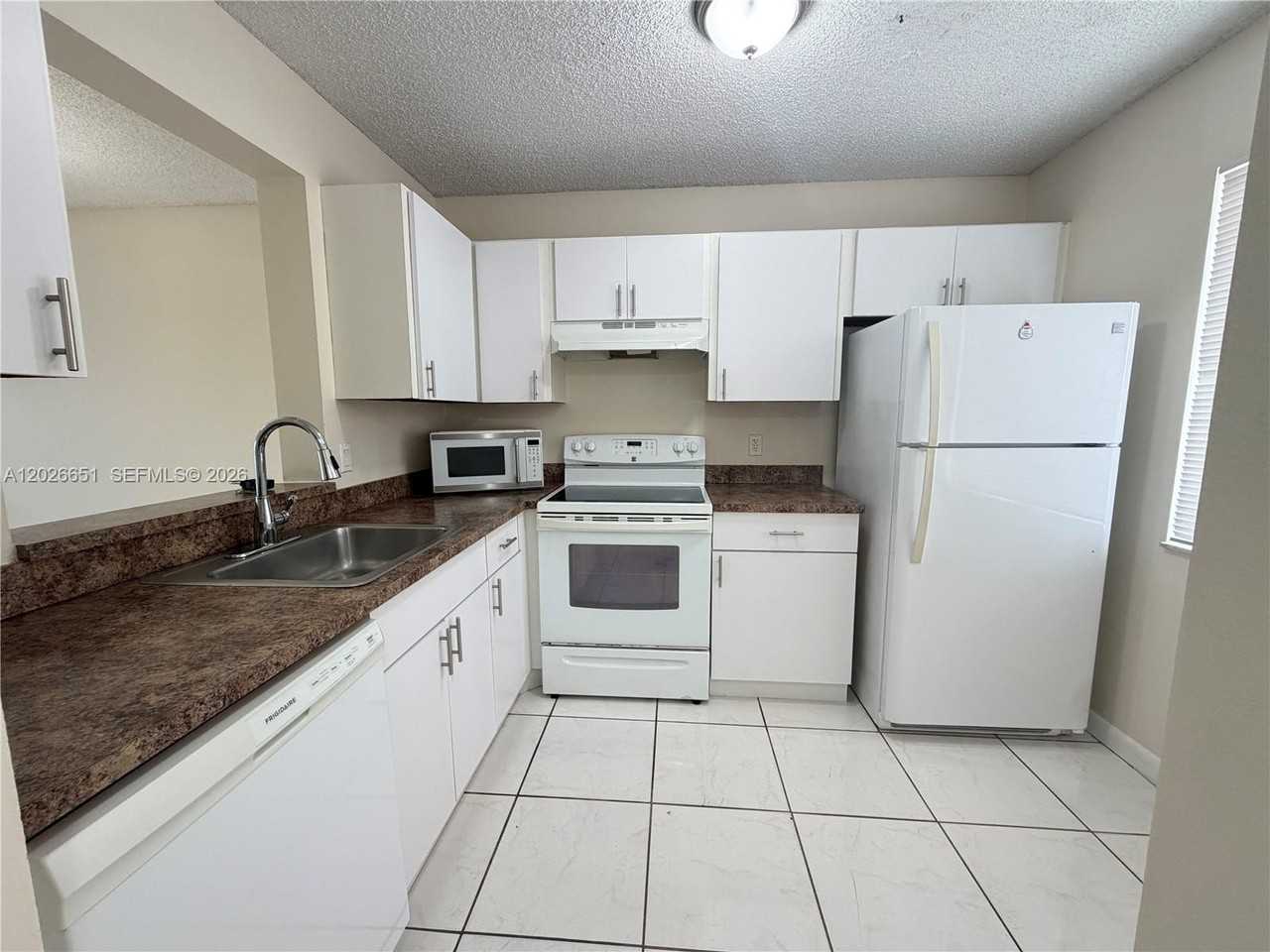 8610 N Sherman Cir #407 - Photo 5 of 23