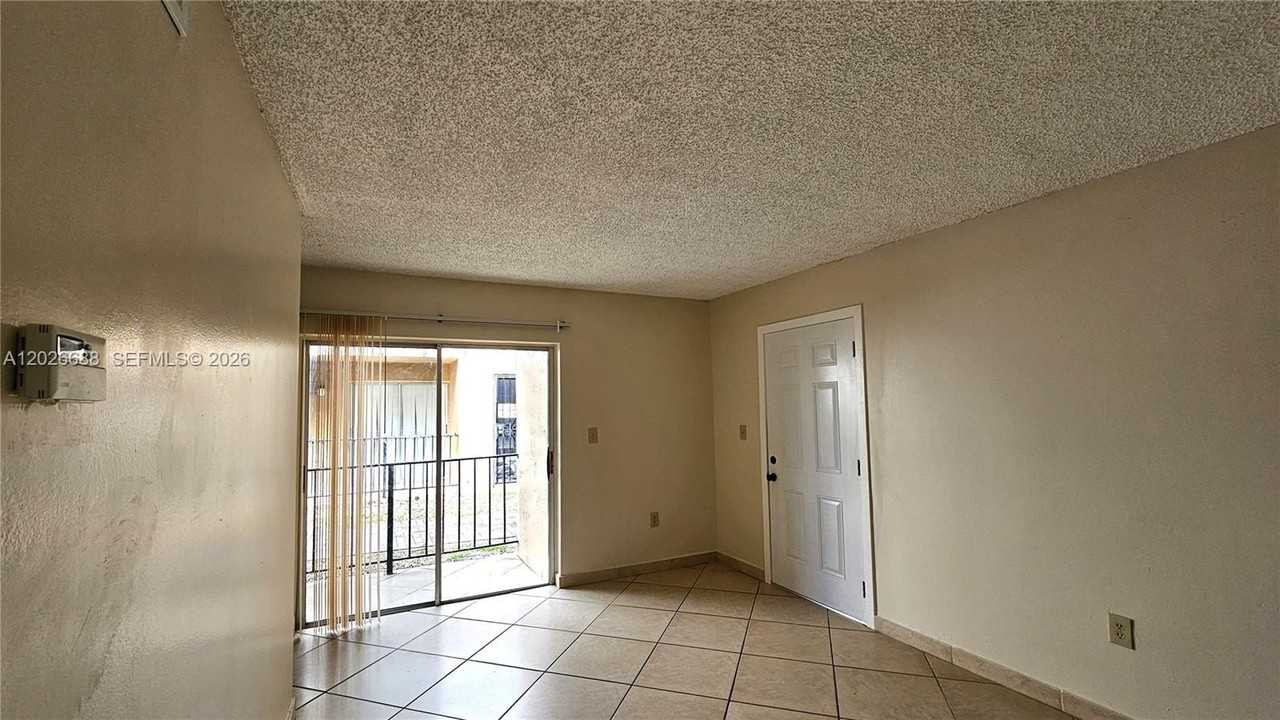 1235 Nw 6th St #3 - Photo 3 of 16