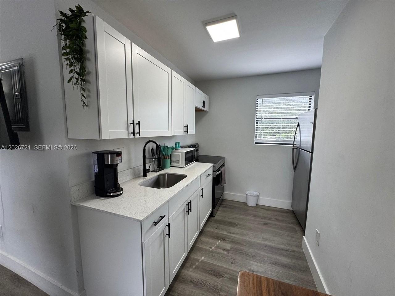 584 Nw 30th St #3 - Photo 2 of 9