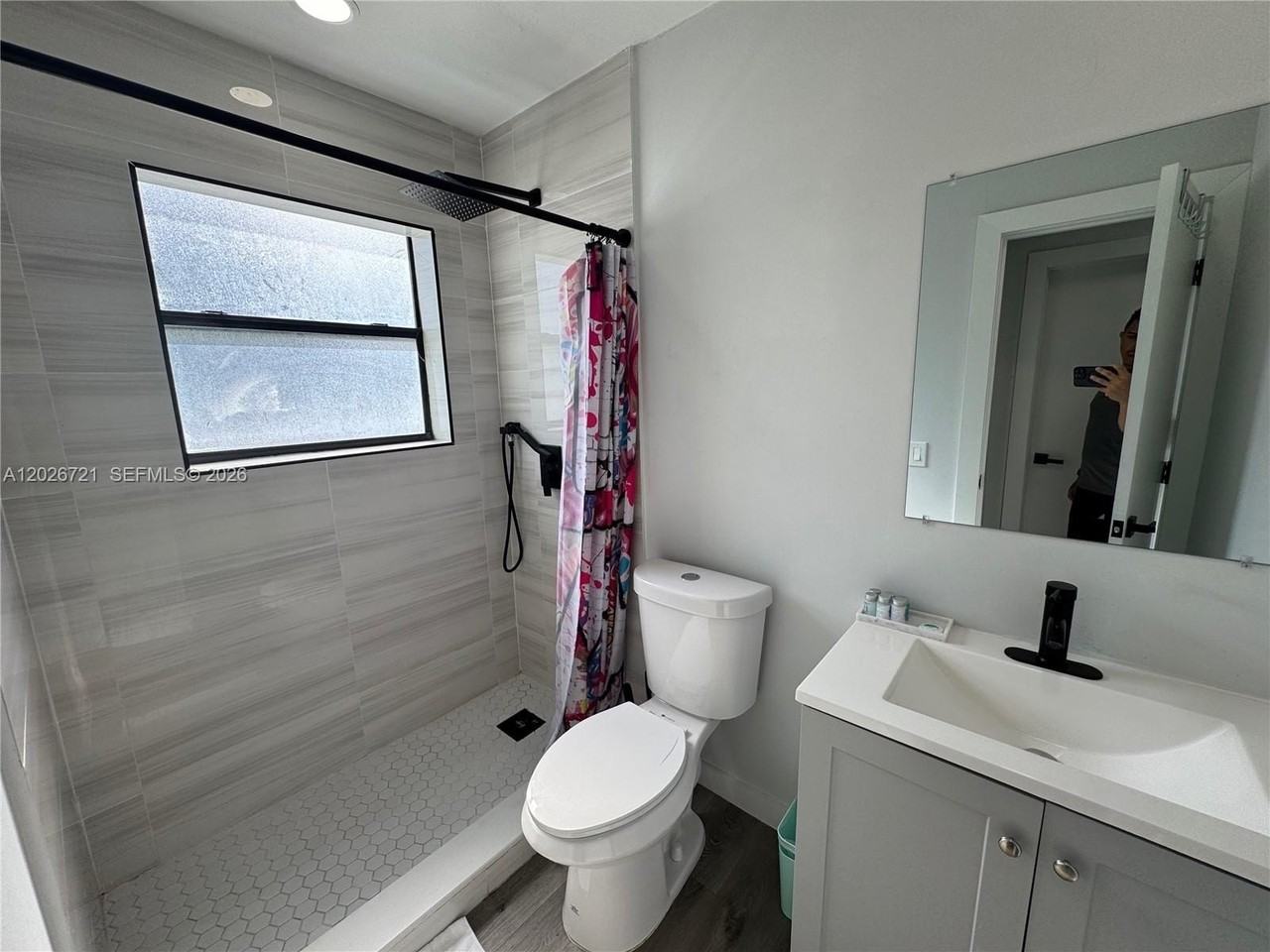 584 Nw 30th St #3 - Photo 6 of 9