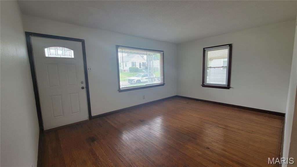 6320 Arthur Ave - Photo 3 of 12