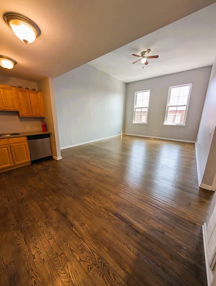 19 Market Street #405 - Photo 4 of 16