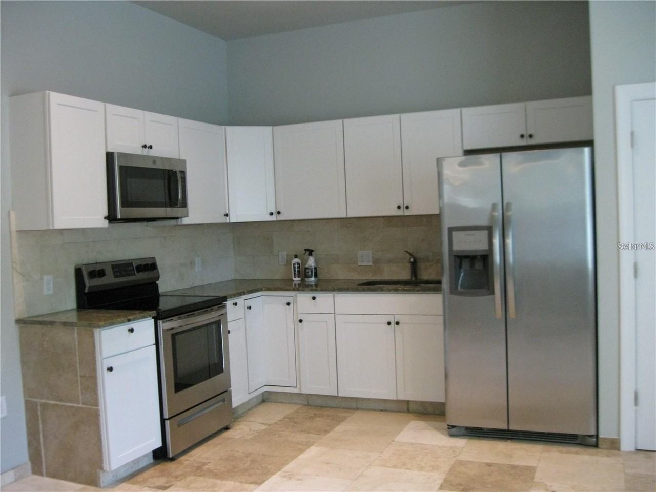 2009 Cocoanut Ave #2 - Photo 2 of 7