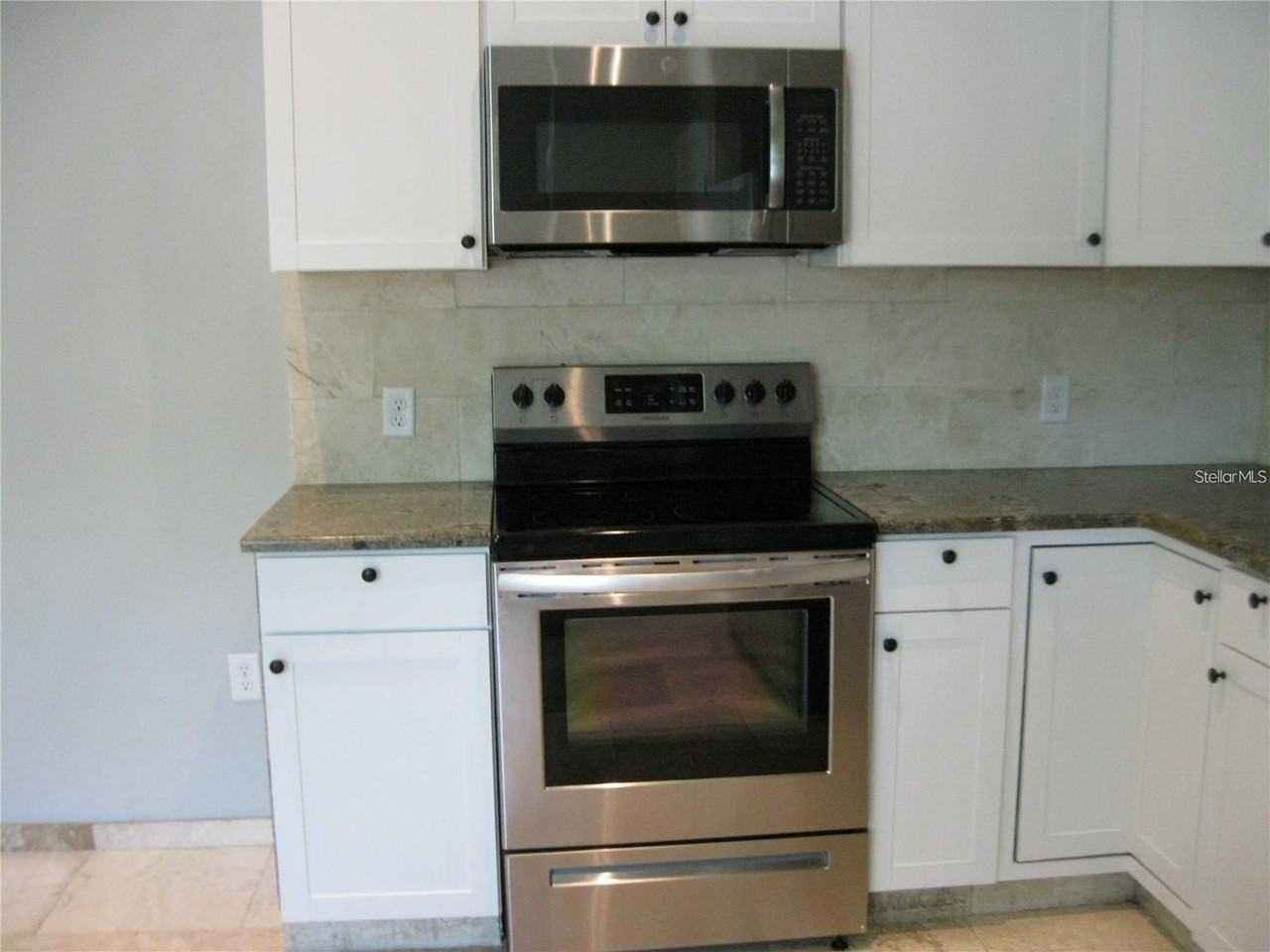 2009 Cocoanut Ave #2 - Photo 3 of 7