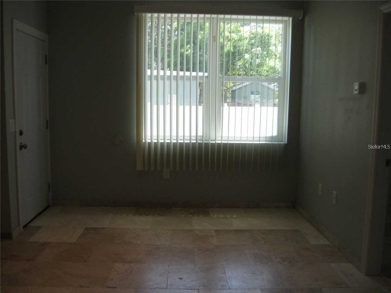 2009 Cocoanut Ave #2 - Photo 4 of 7