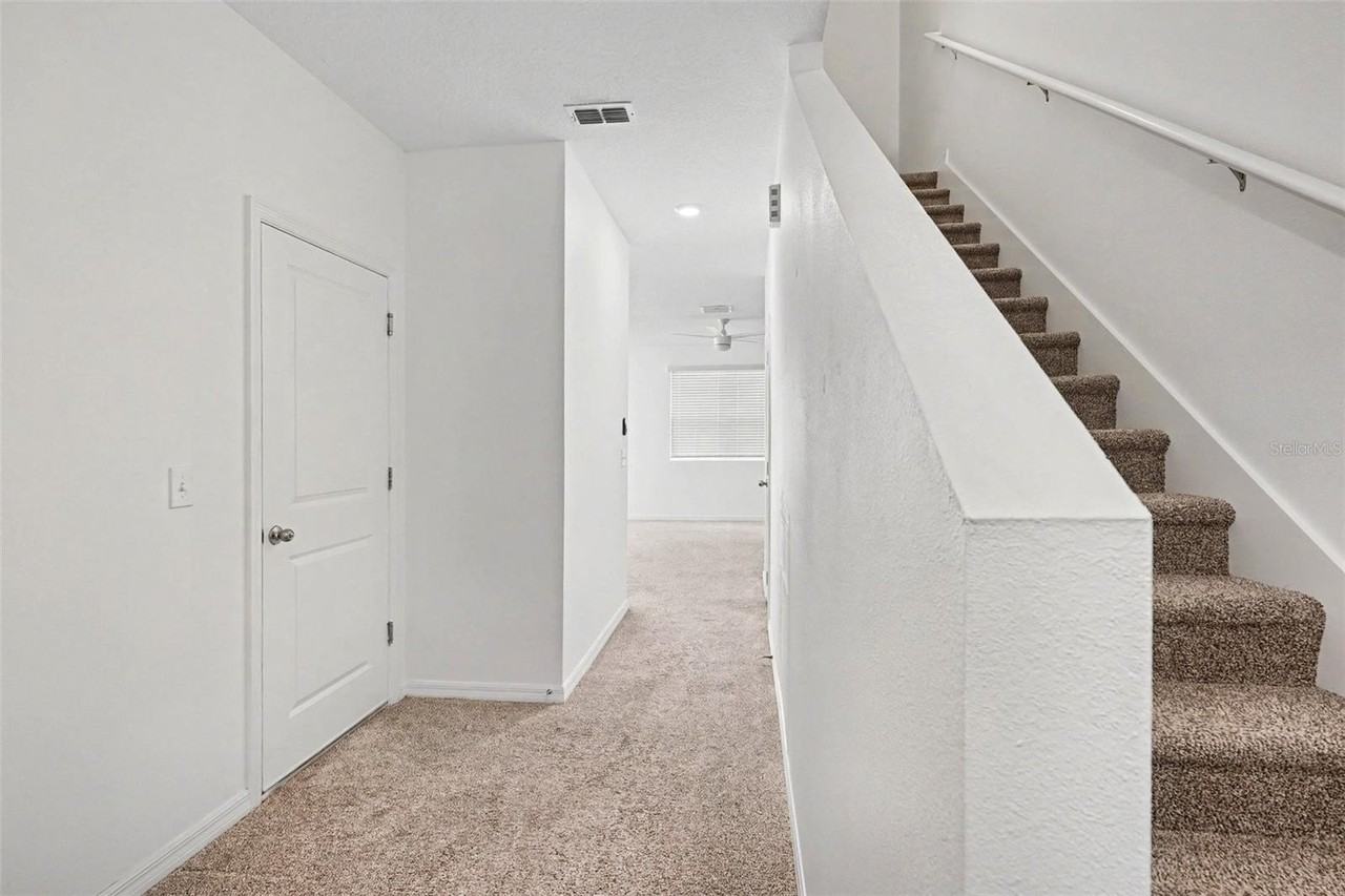 868 Grandin St - Photo 2 of 19