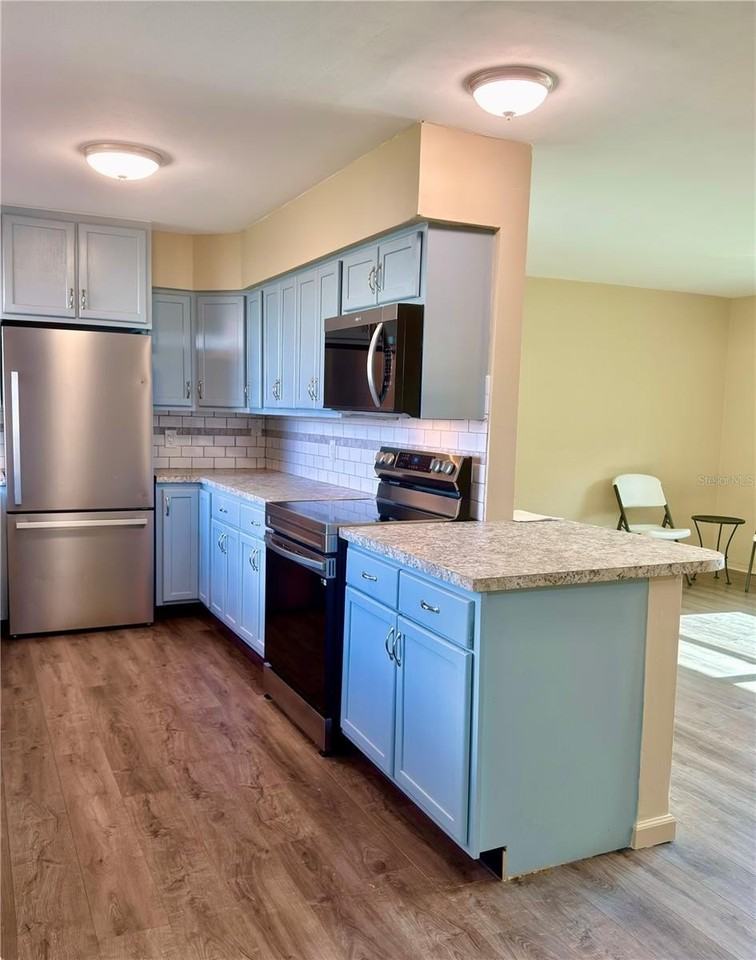 8201 120th St - Photo 5 of 19