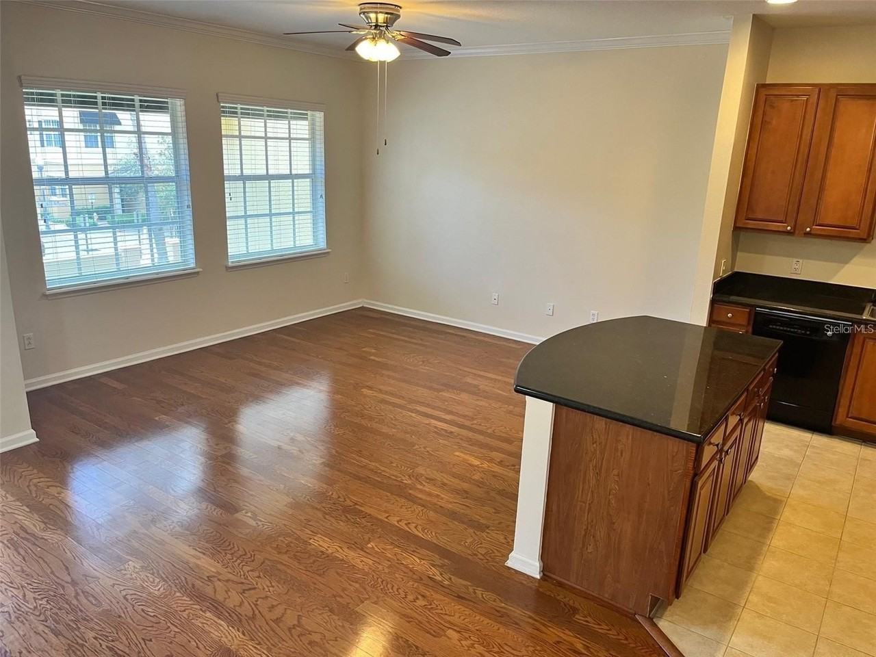 532 Jasmine Way - Photo 5 of 27