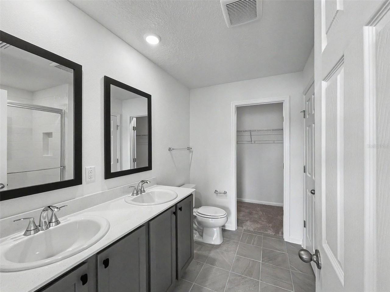 55 Signet Cir - Photo 6 of 39
