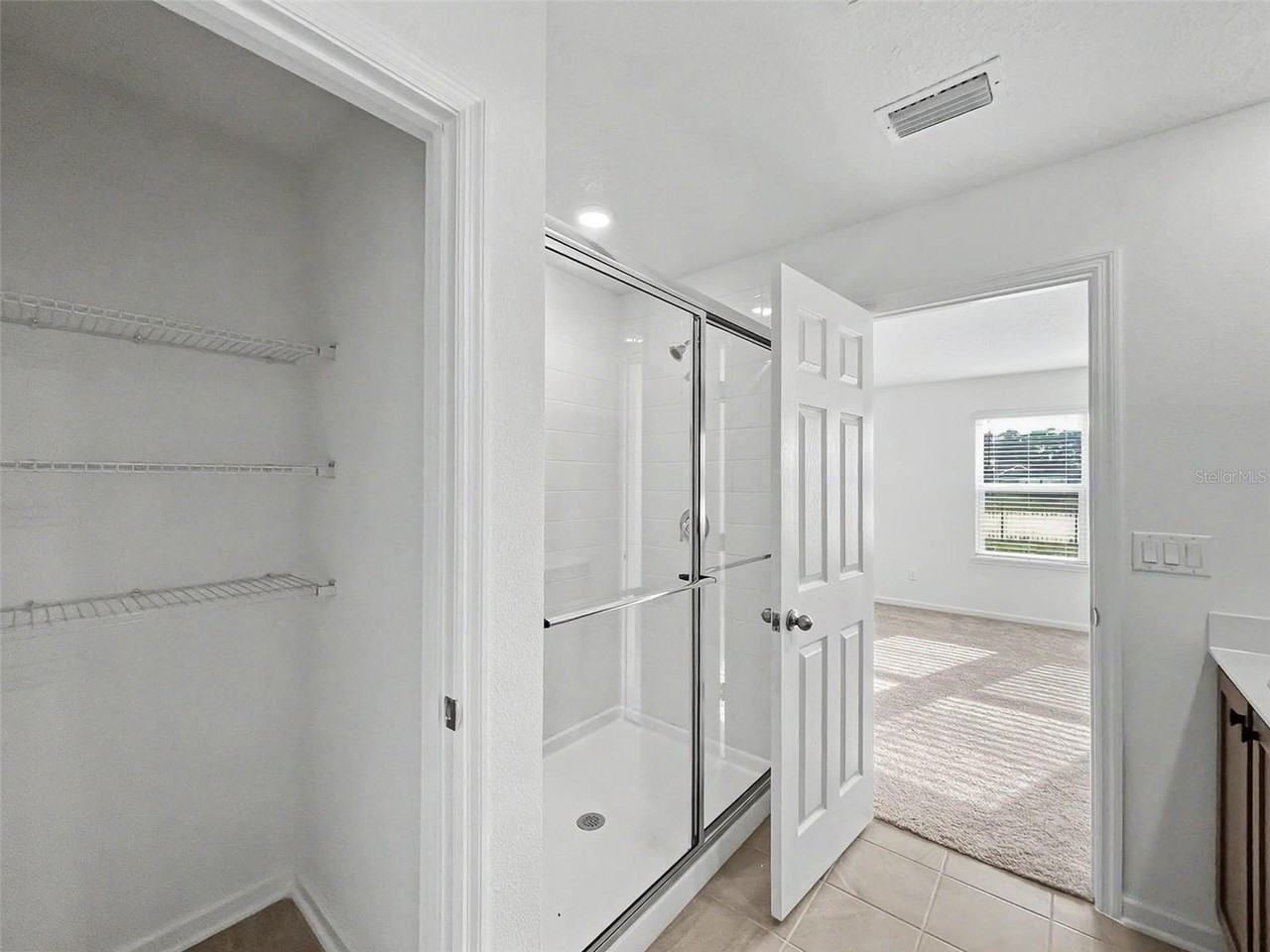 55 Signet Cir - Photo 7 of 39