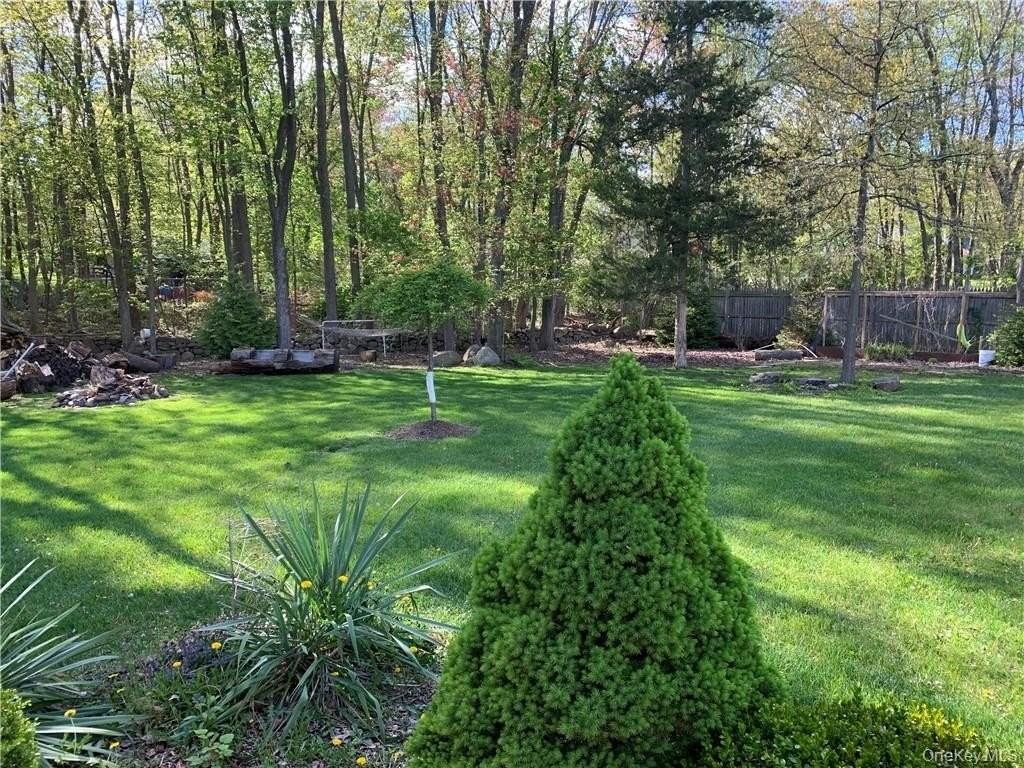 10 W Clarkstown Rd - Photo 3 of 19