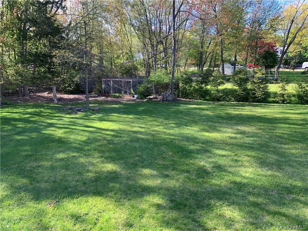 10 W Clarkstown Rd - Photo 7 of 19