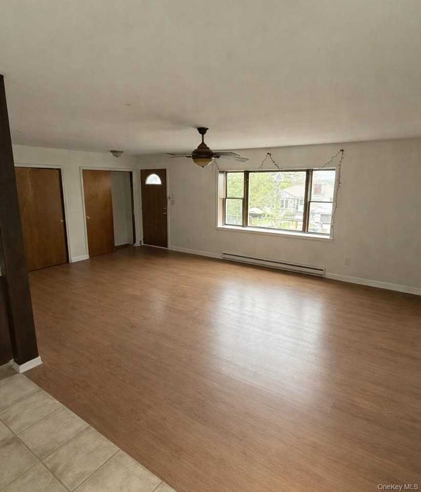180 Winston Dr - Photo 2 of 10