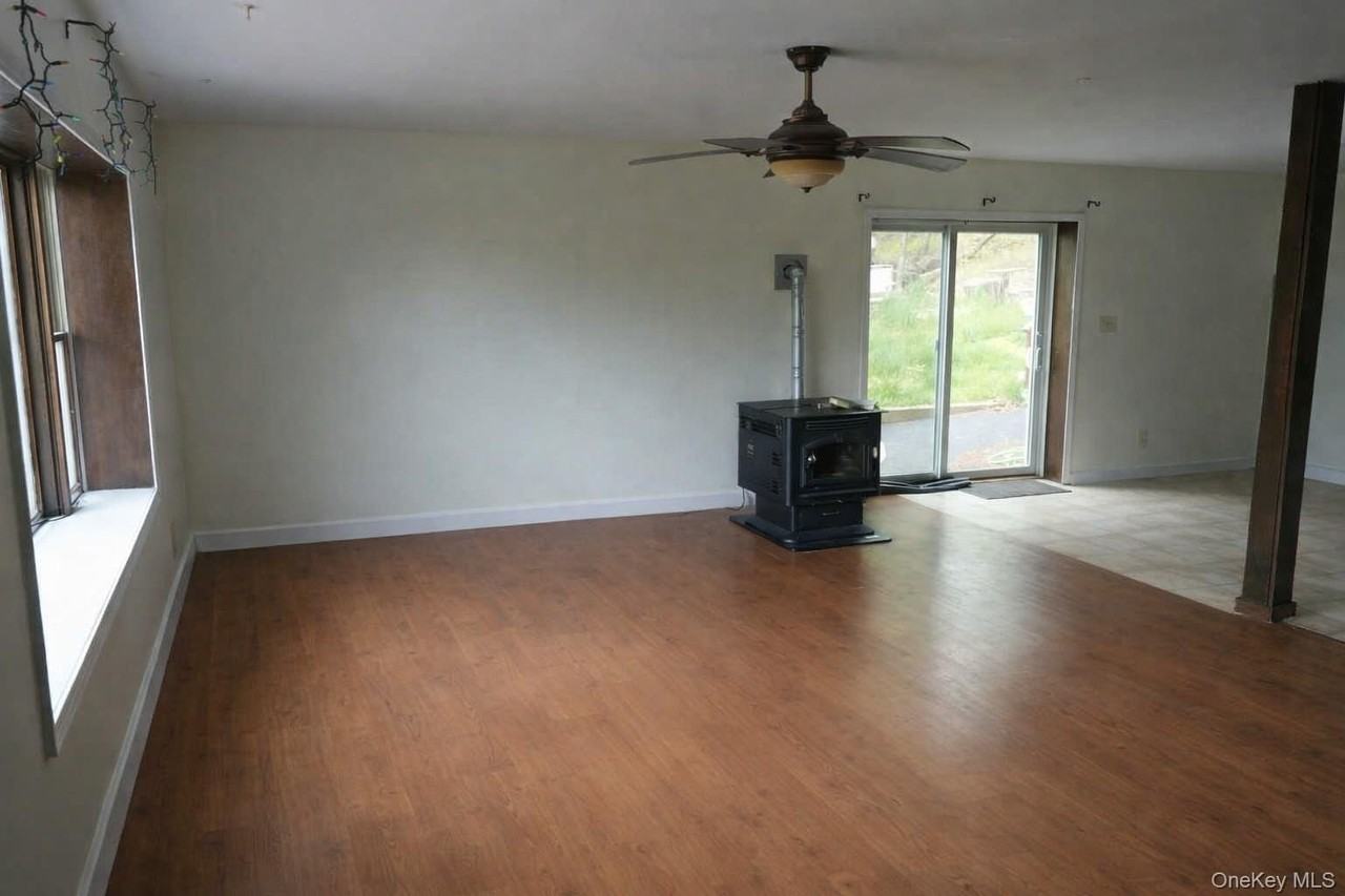 180 Winston Dr - Photo 3 of 10
