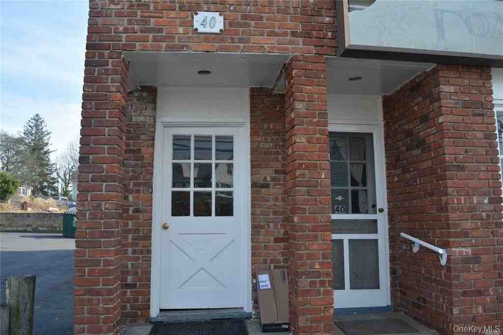 40 Bayville Ave #C