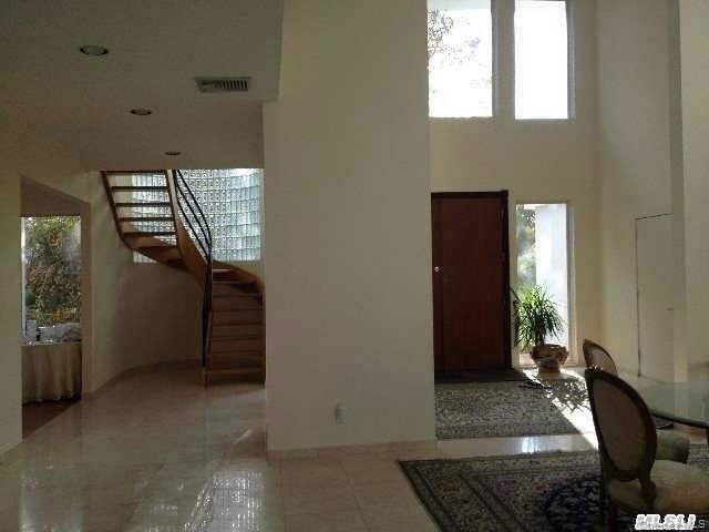 67 Parkway Dr - Photo 3 of 9