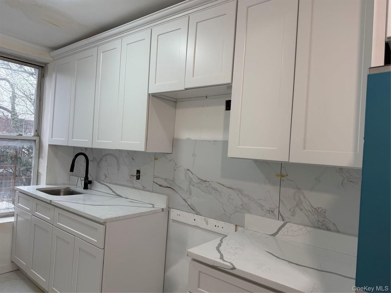 70 Howard Ave - Photo 4 of 8