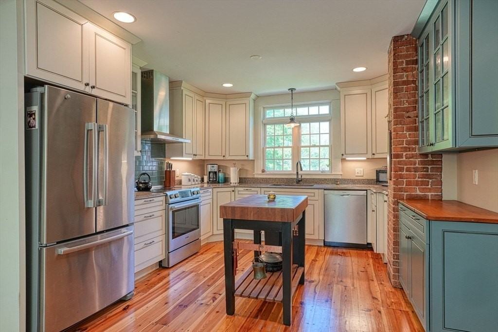 302 S Bolton Rd - Photo 4 of 25