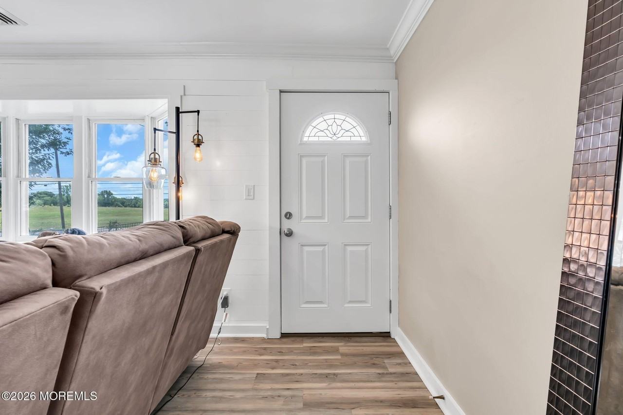 4160 Atlantic Ave - Photo 6 of 38