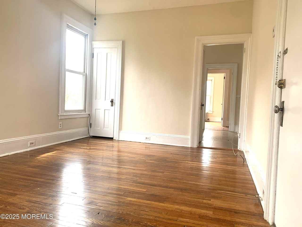 207 Woodbridge Ave #A - Photo 4 of 17