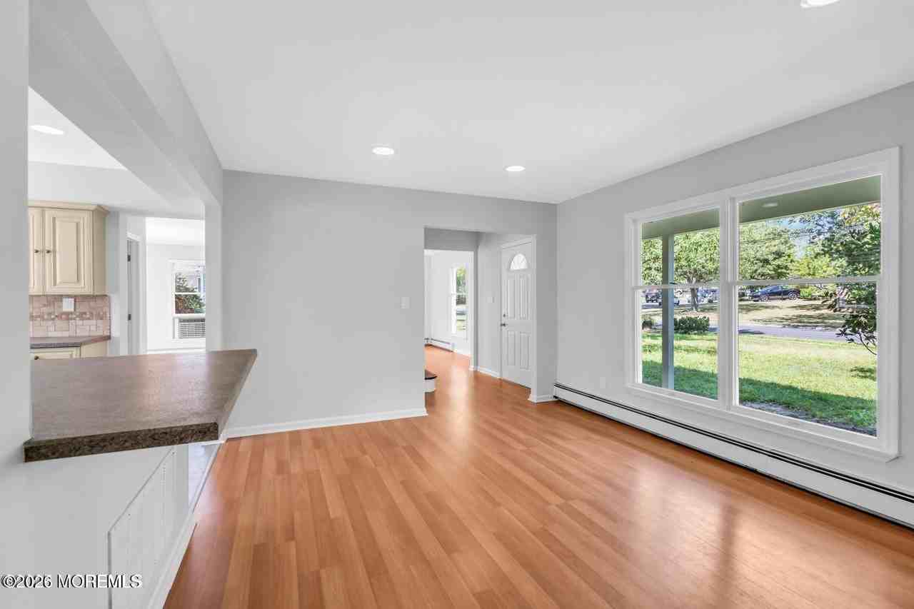 830 Brookside Dr - Photo 4 of 25
