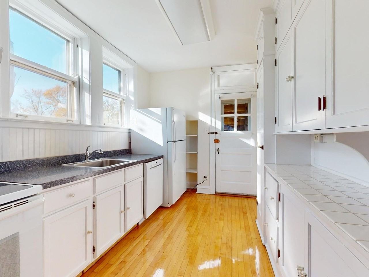 8912 Ewing Ave #2 - Photo 7 of 14