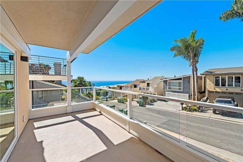 882 Acapulco St - Photo 2 of 37