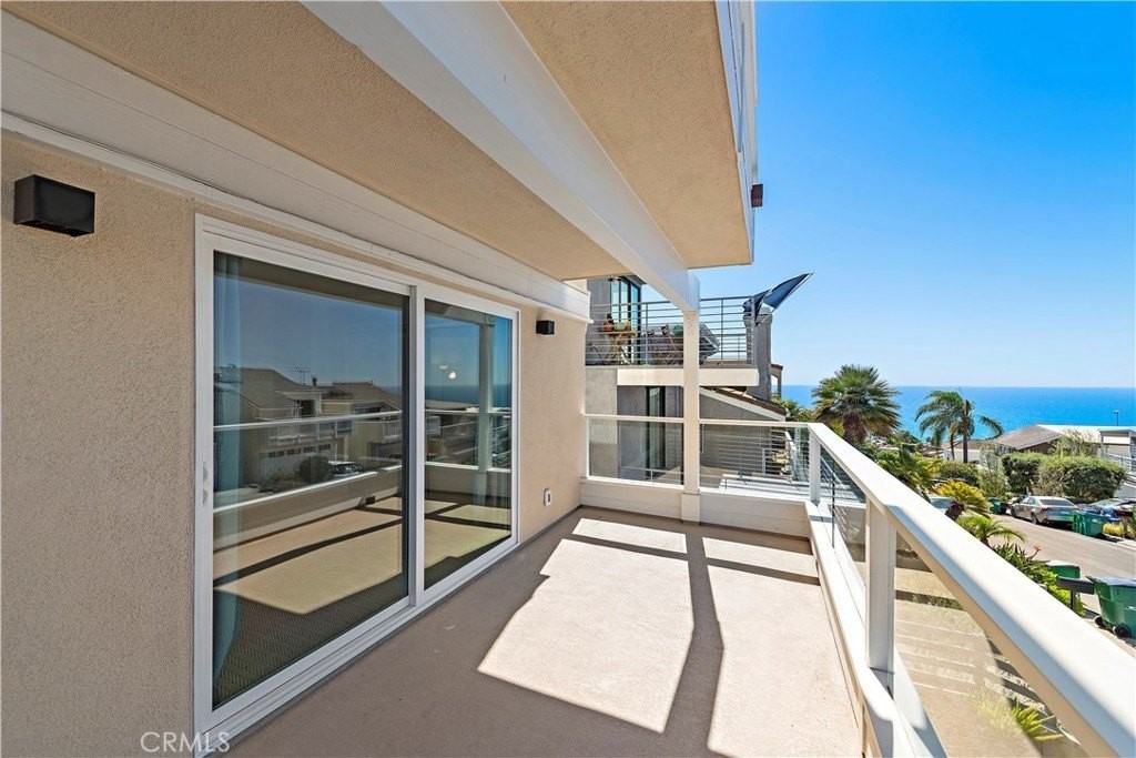 882 Acapulco St - Photo 5 of 37
