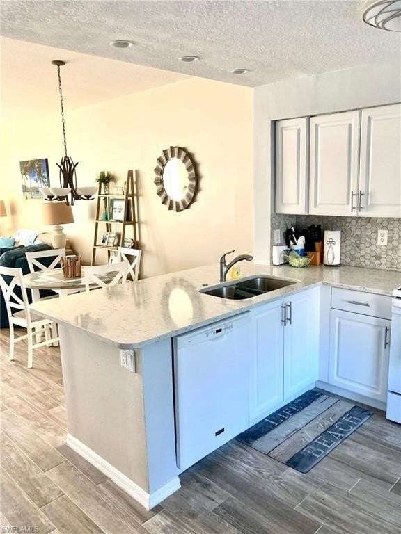 6750 Huntington Lakes Cir #103 - Photo 3 of 12
