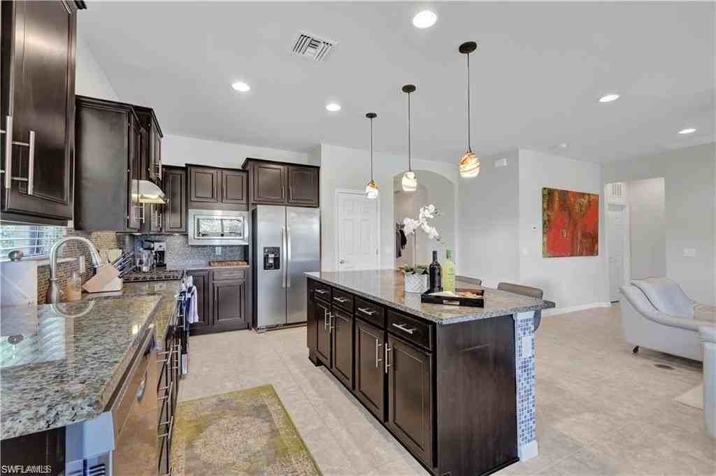 7103 Lily Way - Photo 3 of 41