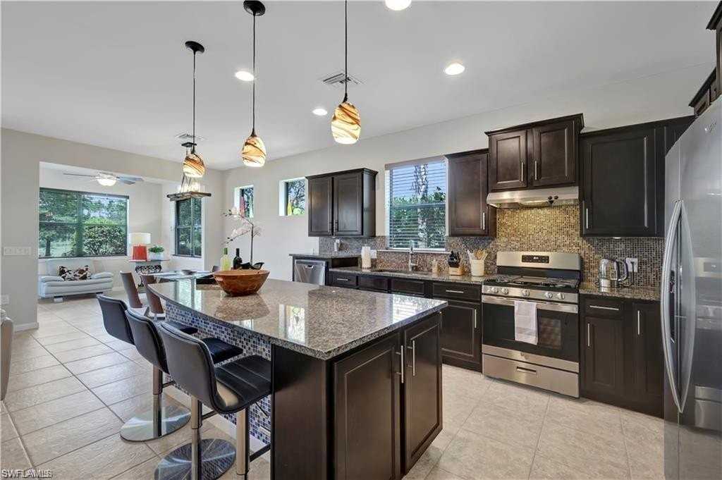 7103 Lily Way - Photo 5 of 41