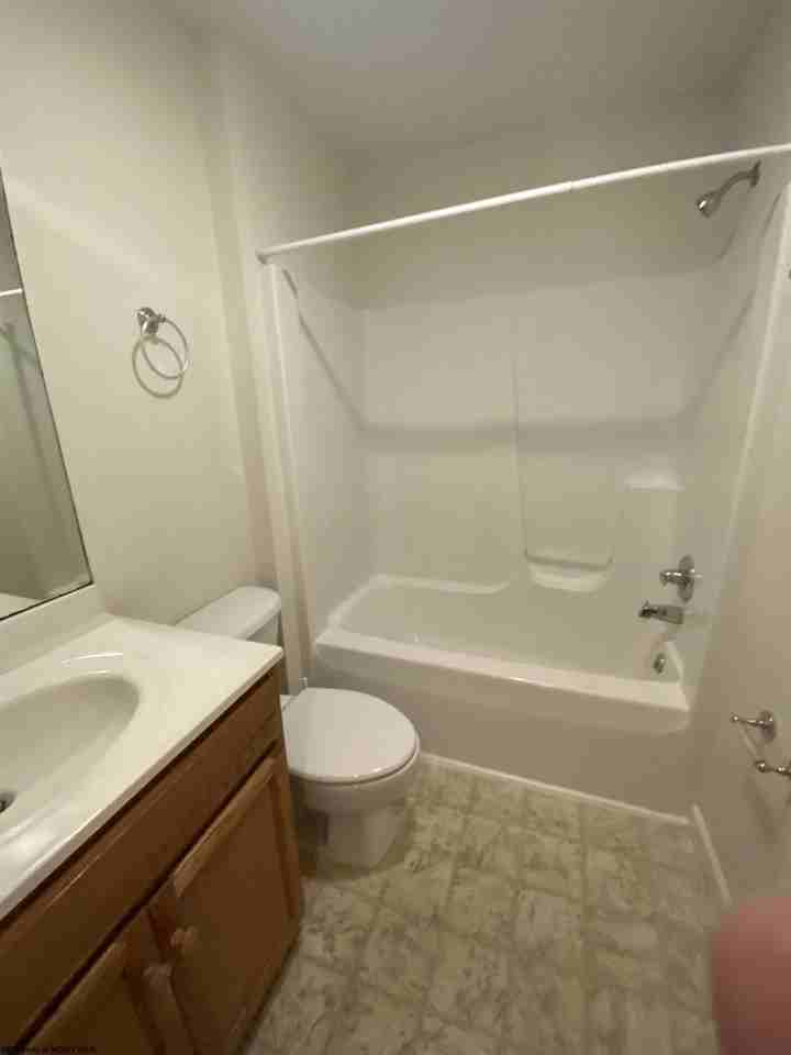 393 Dille St #5 - Photo 5 of 7